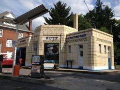 Dunkle's Gulf Station is another roadside rarity, with full-service and art-deco decor. You can't miss it as you're driving along Pitt Street in Bedford, PA. We supported Dunkle's by filling up the gas tank here. (Photo by Jennifer Sopko)